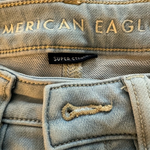 American Eagle Light Wash Super Stetch Jeans Size 6 Regular - Picture 2 of 5